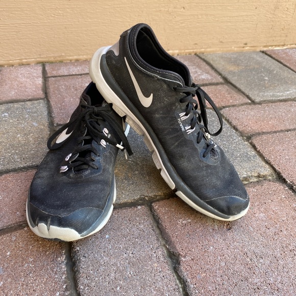 NIKE RUNNING SHOES - Picture 2 of 7